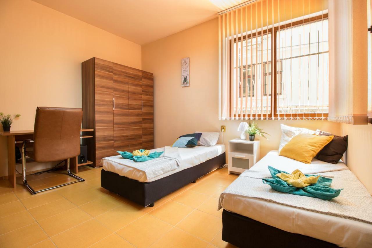 The Rocky House - Central & Private 2Bdr By Flat Mаnager Plovdiv Esterno foto